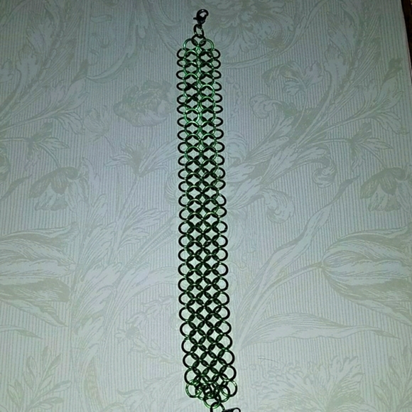 European Green 4-in-1 Chainmaile Bracelet - Picture 5 of 5
